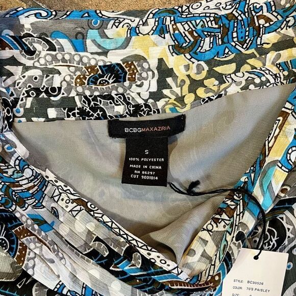 NWT BCBG Maxazria 70s Paisley Blouse Size Small - Picture 9 of 12